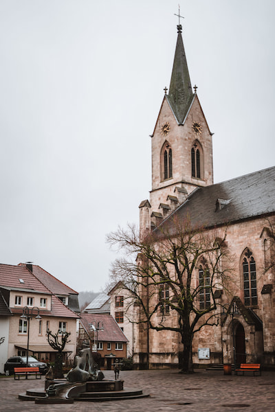 Die St. Magnus Kirche in Marsberg.