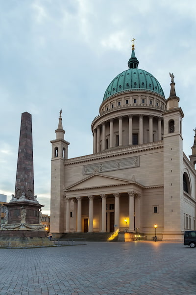 Bild der Nikolaikirche.