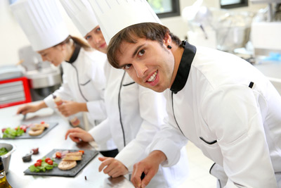 Gastrojobs sind vielfältig. In Deinem Job lieferst Du den perfekten Service.